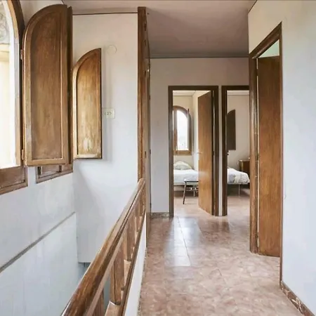 Casa Rural Rellinars Feriehus *
